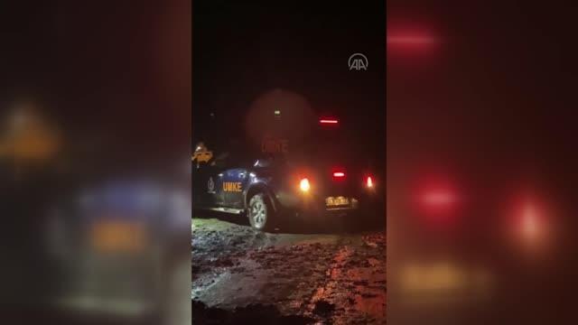 Dağda yediği ottan rahatsızlanan çoban ekiplerce hastaneye ulaştırıldı