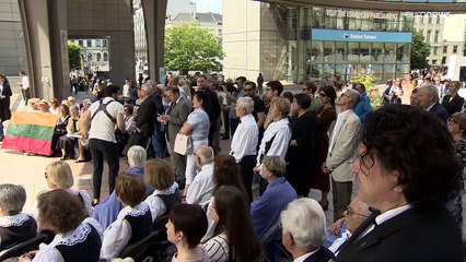 Les Ukrainiens partis en Russie sont-ils des "réfugiés" ou des "déportés" ?