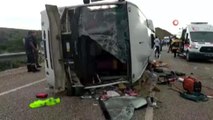 Turistleri taşıyan otobüs kaza yaptı: 1 ölü, 22 yaralı