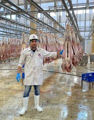 هذا ما وجده شاب بحريني بمسالخ اللحوم الكينية