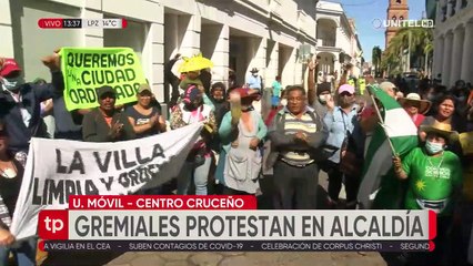 Vecinos y gremiales de la Villa Primero de Mayo exigen obras y critican modificación del POA