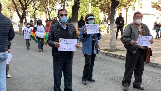 Activistas bolivianos marchan en rechazo a la sentencia de Jeanine Áñez