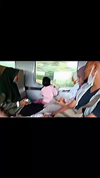 Naik kereta