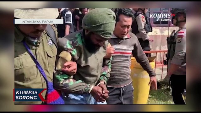 Satgas Damai Cartenz Tangkap Dua Anggota KST Di Intan Jaya