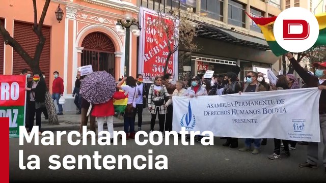 Activistas bolivianos marchan en rechazo a la sentencia de Jeanine Áñez