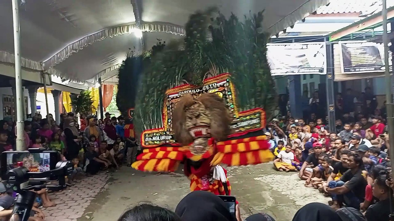 REOG STRONG MAN