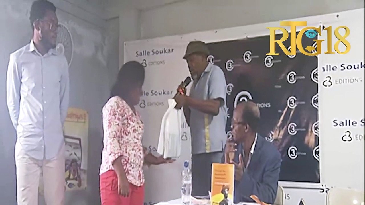 Pwofesè Hérold Toussaint siyen liv li ekri ki gen pou tit :"Devenir des Intellectuels Humanistes