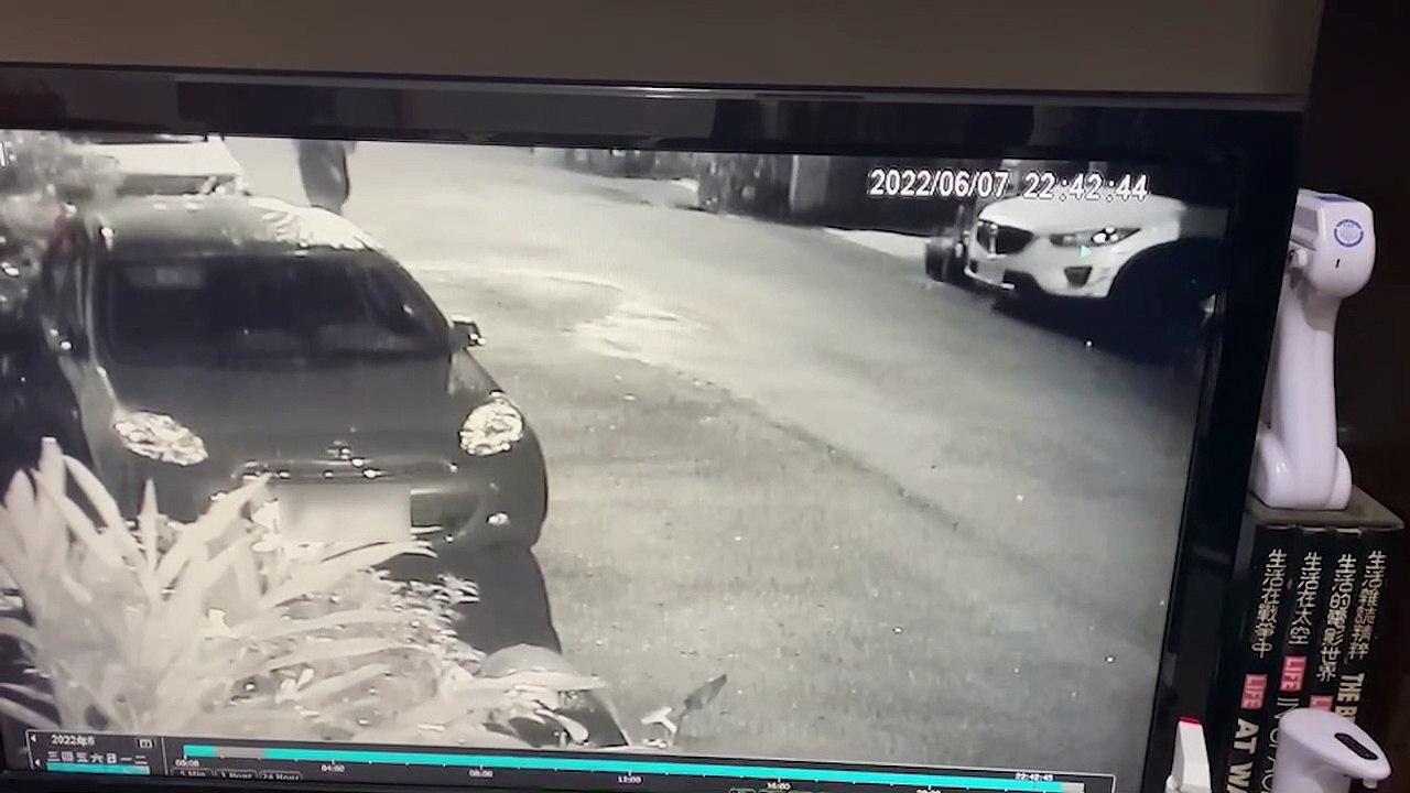 國二女返家途中遭怪漢2度攻擊踹倒 可惡畫面曝光