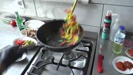 Genç aşçılar bu sefer mezun olmak için ter döktü