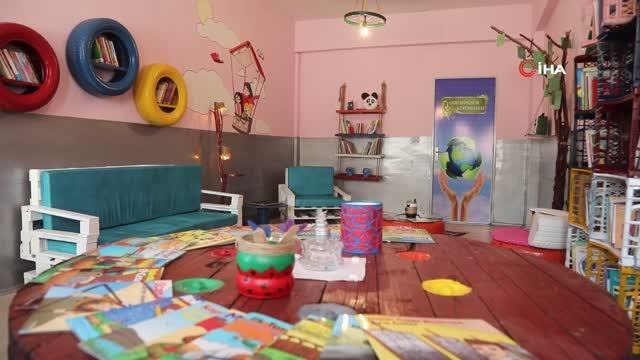 Hurda malzemelerden geri dönüşüm kütüphanesi kurdular