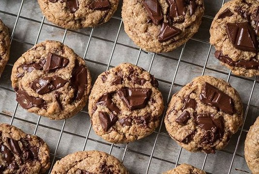 Elle réalise des cookies express avec un ingrédient inattendu, sa recette cumule plus de 6 millions de vues