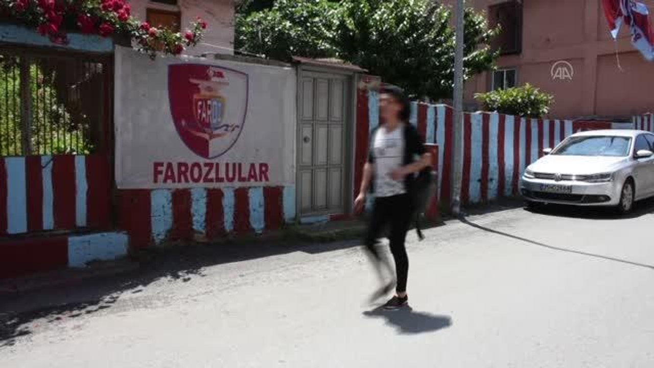 Faroz Mahallesi şampiyonluğun ardından Trabzonspor'un renkleriyle boyandı