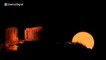 Espectacular imagen de la 'superluna de fresa' vista desde Grecia