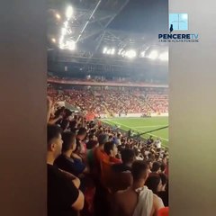 Milli Maçta "Ülkede Mülteci İstemiyoruz" Sloganı Atıldı, TRT'nin Yayının Sesini Kıstı