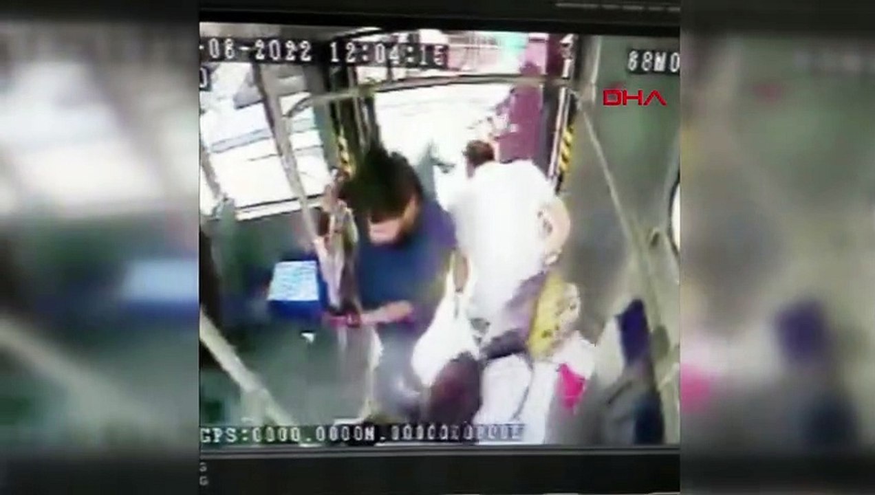 Yardım etme bahanesiyle görme engelli kadının cep telefonunu çaldı