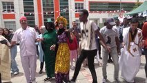 Gümüşhane'deki Afrikalı öğrenciler yerel kıyafetleriyle horon oynadı