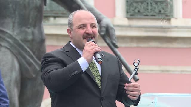 Bakan Varank, İstanbul Üniversitesi öğrencilerinin mezuniyet törenine katıldı