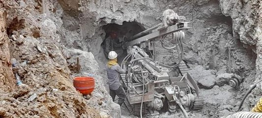 Hindistan'da kuyuya düşen çocuk 104 saat sonra kurtarıldı