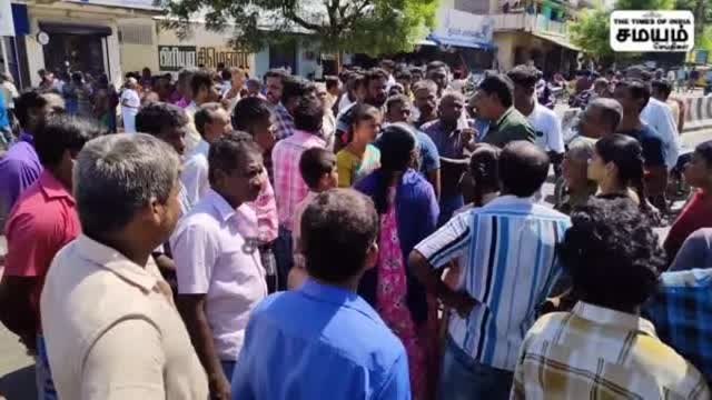 வேகத்தடை வேணும் பெற்றோர்கள் போராட்டம்; நாமக்கல்லில் பரபரப்பு!