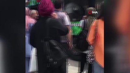 Başkent'te otobüs şoförü ve yolcu birbirine girdi, vatandaşlar böyle izledi