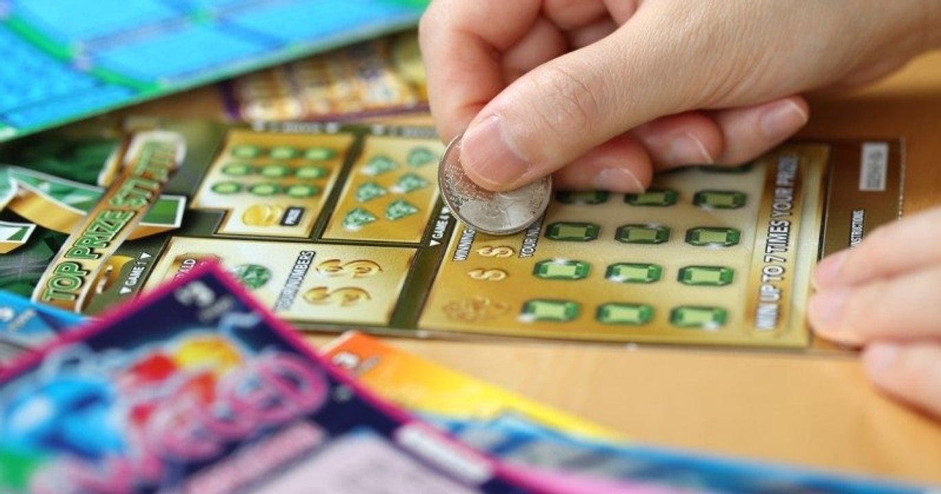 Ardennes : il gratte une grille de mots croisés et remporte 600 000 euros