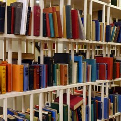 Ein Abgeordneter hilft seiner Tochter, bei einem Mathe-Test zu schummeln!