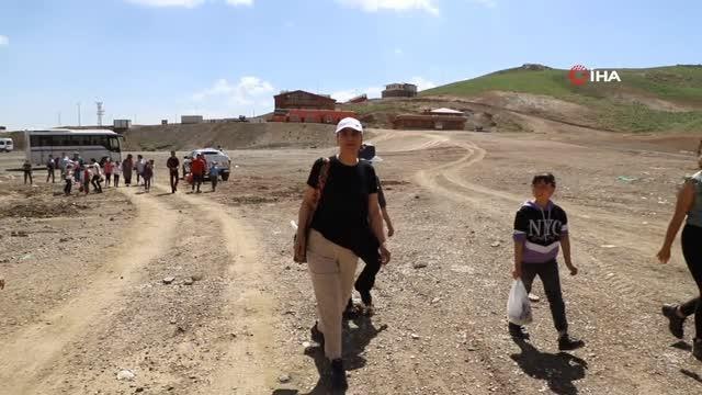 Hakkari 2800 rakımda halaylı karne şenliği