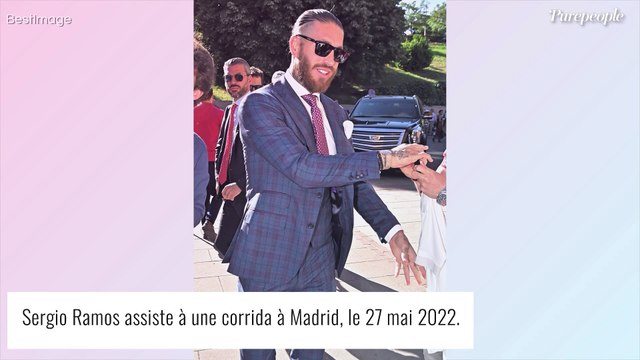 Sergio Ramos torse nu et tatoué : bisou les pieds dans l'eau avec la belle Pilar Rubio