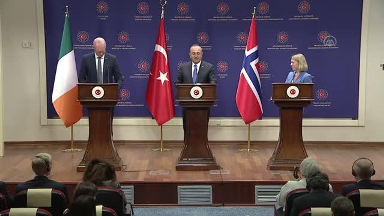 İrlanda Dışişleri Bakanı Coveney: "(Rusya-Ukrayna savaşı) Türkiye'nin barış çabalarını takdirle karşılıyoruz"