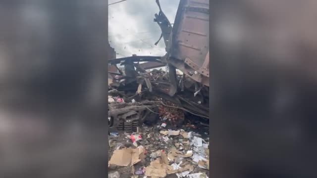 Un misil ruso alcanza el tren lleno de comida del chef José Andres en Ucrania