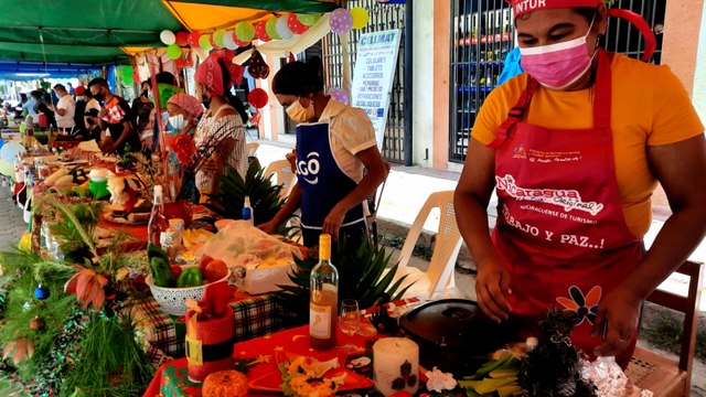 Mefcca desarrolla feria con emprendedores del municipio de Jalapa