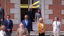 La Reina Letizia apuesta por un vestido 'reciclaje' para presidir junto al Rey su último actosus majestades
