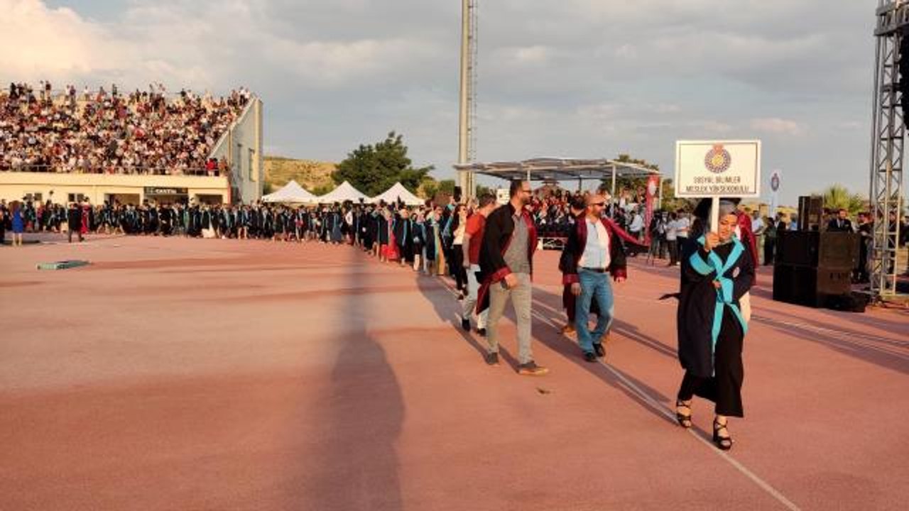 Kahramanmaraş Sütçü İmam Üniversitesinde mezuni...