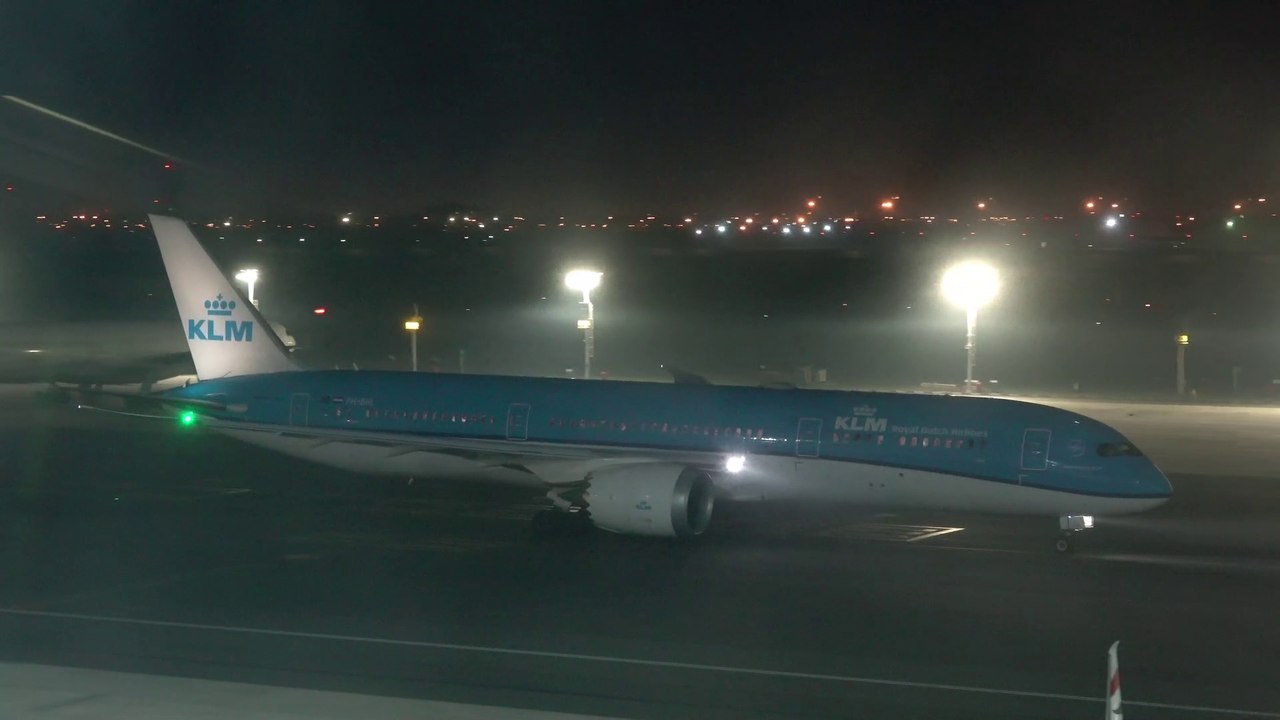 Royal Dutch Airlines 787-9 Take Off & Landing At Cape Town International Airport