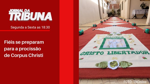 Fiéis se preparam para a procissão de Corpus Christi