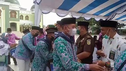 Bupati Ben Brahim Melepas Keberangkatan 178 CJH Kapuas