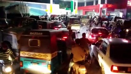 Rusya-Ukrayna gerilimi dünyayı altüst etti! Akaryakıta 24 birim zam geleceğini duyunca bakın ne yaptılar