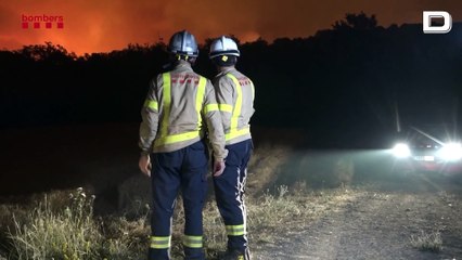 Sigue activo el incendio de Artesa de Segre (Lleida)