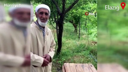 76 yaşındaki Akif Amca, yavru kargayı bebek gibi besliyor