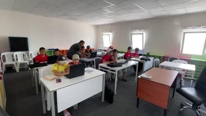 Ahıska Türkü öğrenciler savaşın yarım bıraktığı eğitimlerine Türkiye'de devam ediyor