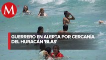 Suspenden clases en Guerrero por cercanía del huracán 'Blas'