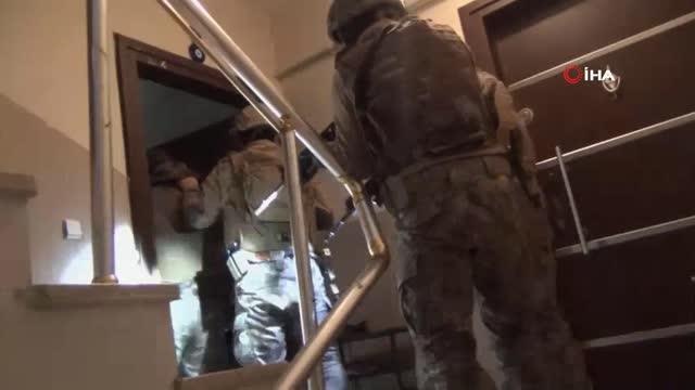 Kadıköy'deki terör örgütü lehine bölücü slogan atan 9 kişi yakalandı