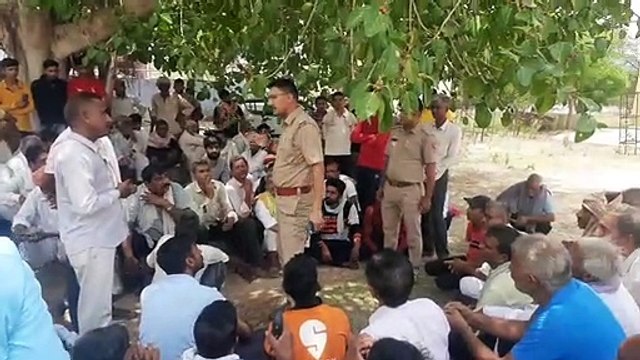 राजस्थान में यहां ग्रामीणों ने किया पुलिस थाने का घेराव, धरना देकर जताया आक्रोश