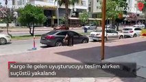 Kargo ile gelen uyuşturucuyu teslim alırken suçüstü yakalandı