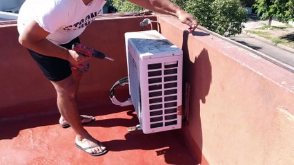 Reparando aire acondicionado que no enciende el compresor.