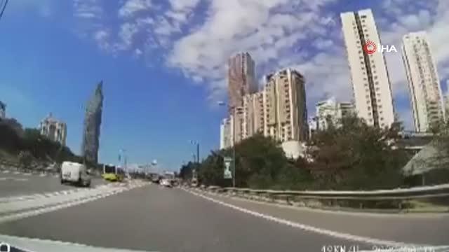 Kaza yapan motosiklet sürücüsü metrelerce sürüklendi, aracın altında kalmaktan son anda kurtuldu