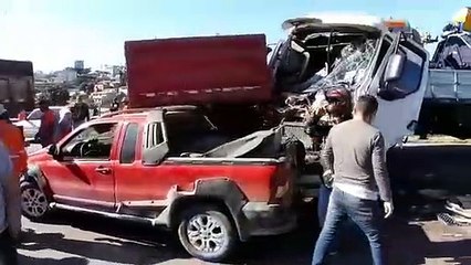 Acidente envolvendo sete veículos complica trânsito no Anel Rodoviário