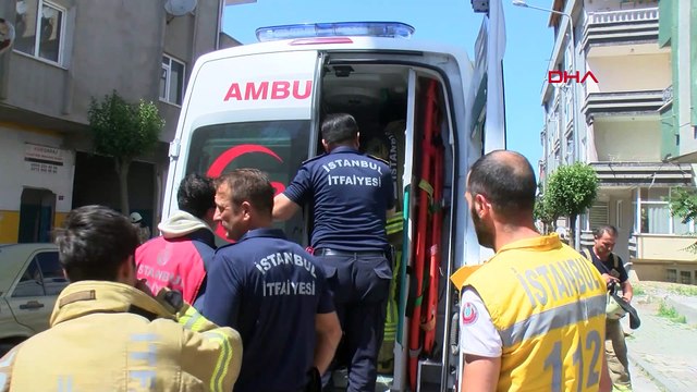 Yangın sırasında dehşete düşüren görüntüler! İtfaiye eri bodrum kata düştü