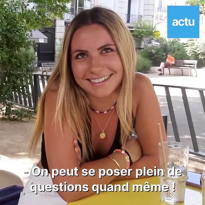 Il promène de mystérieuses œuvres géantes dans les rues de Lyon