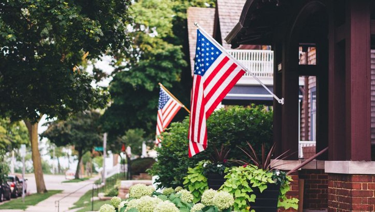 A Guide to American Flag Etiquette